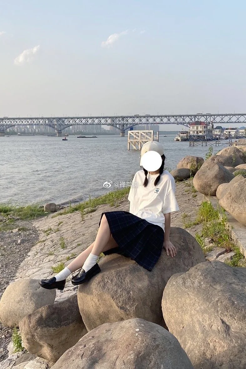 91tutu.cc@000 04_禅院熏_熏仔_早期微博的杂图_1138P_4V_863_70_MB-949.webp