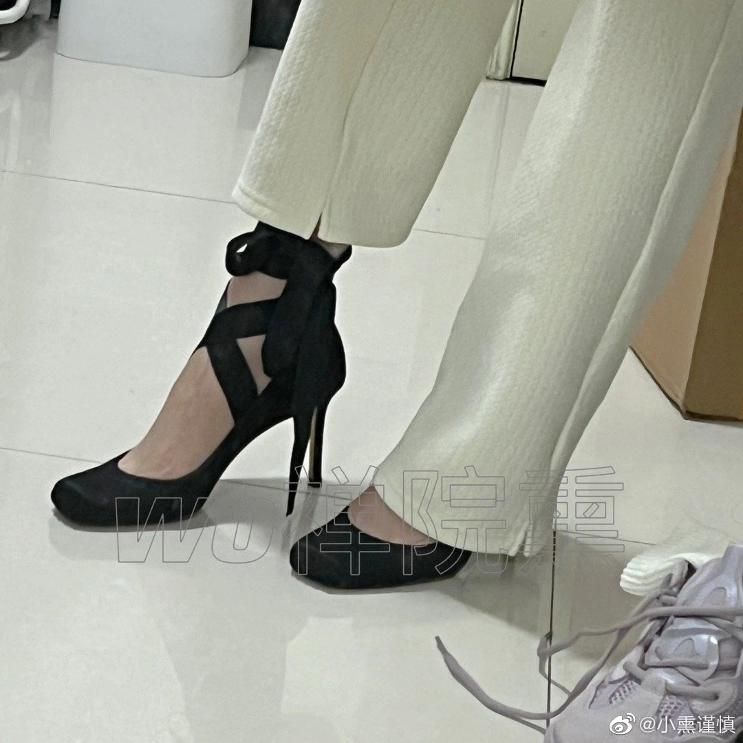 91tutu.cc@000 04_禅院熏_熏仔_早期微博的杂图_1138P_4V_863_70_MB-981.webp