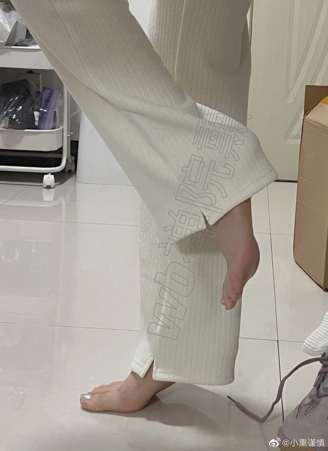 91tutu.cc@000 04_禅院熏_熏仔_早期微博的杂图_1138P_4V_863_70_MB-982.webp