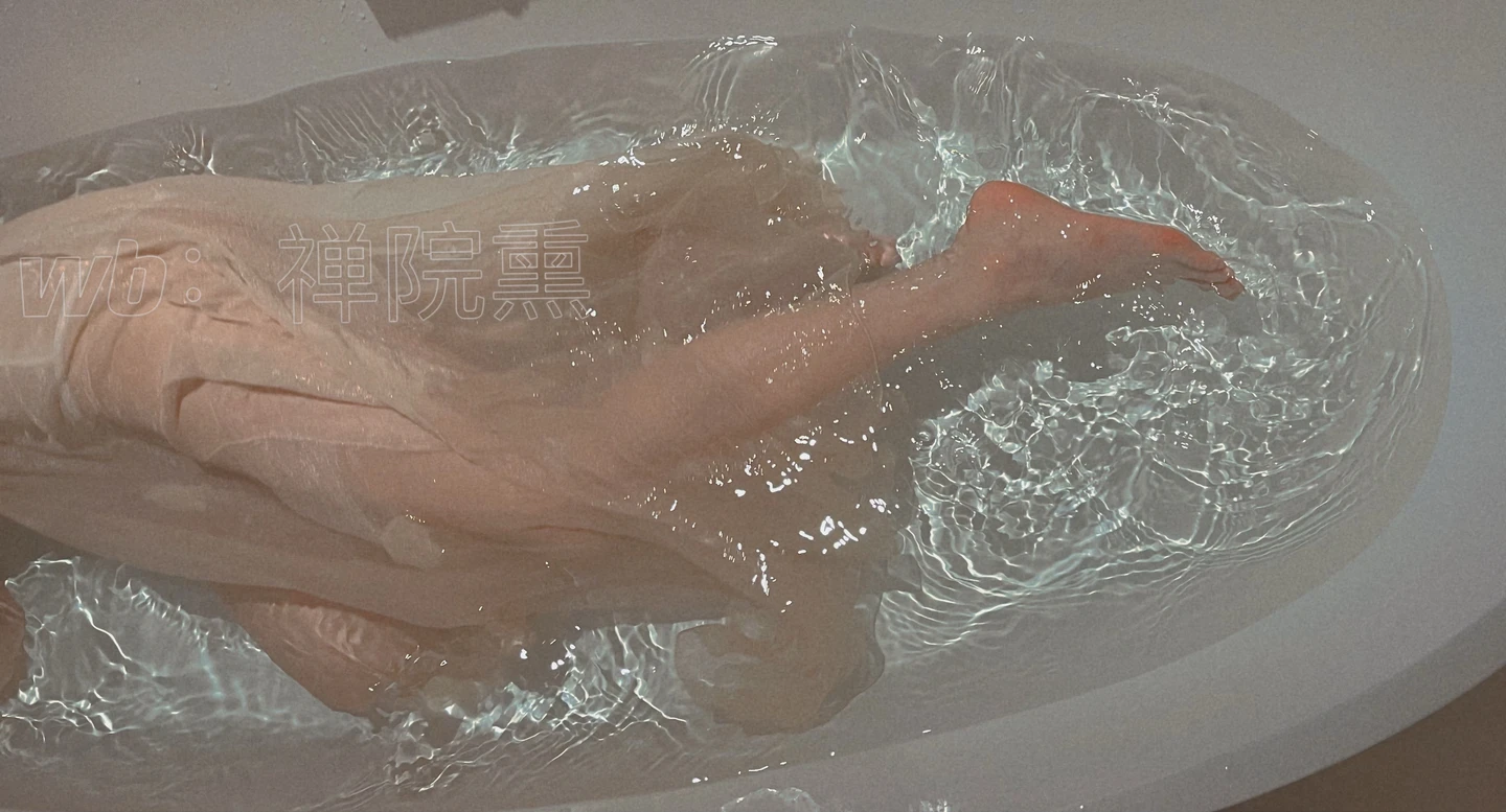 91tutu.cc@000 05_禅院熏_熏仔_早期微博零散套图_493P_15V_589_28_MB-218.webp