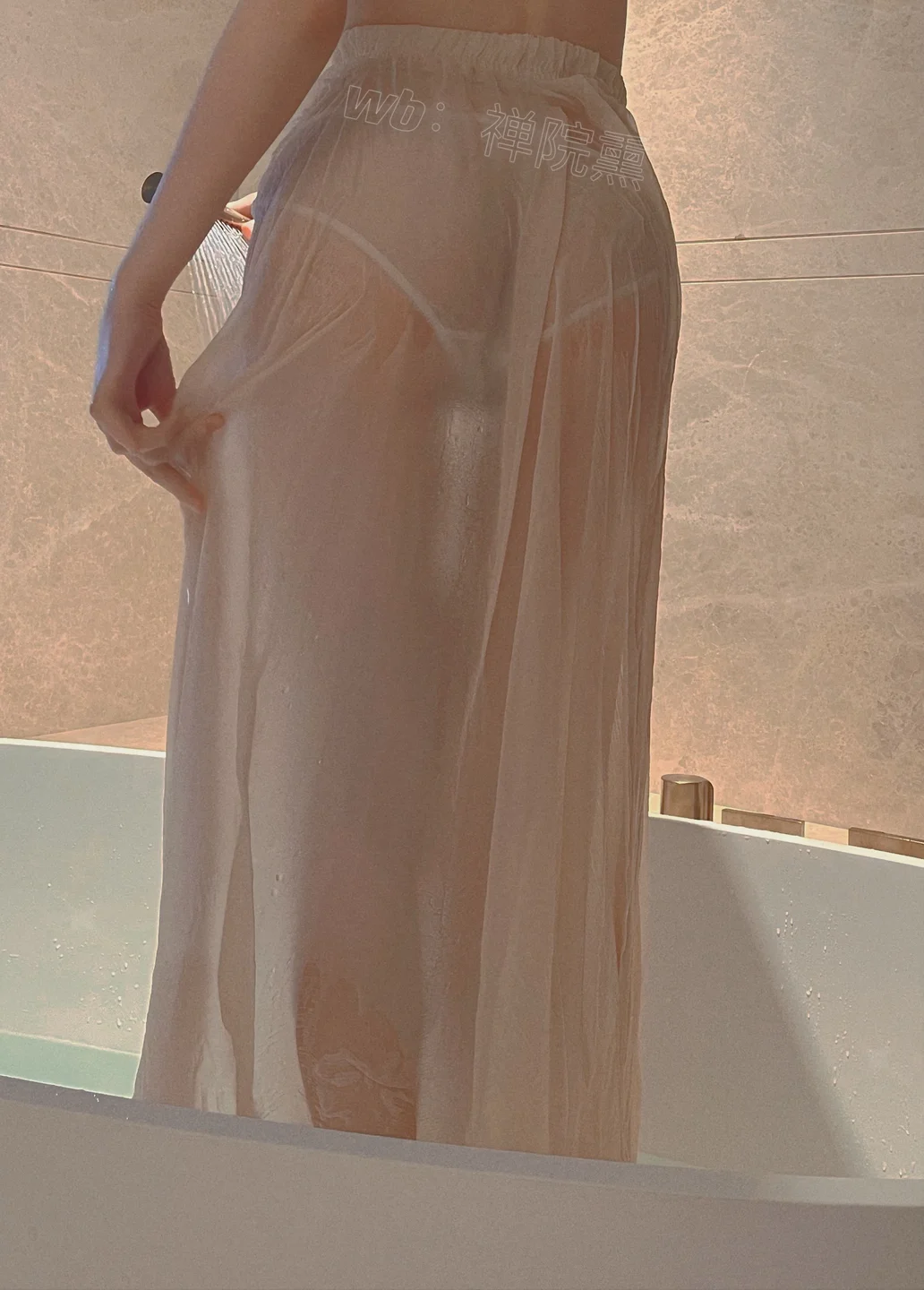 91tutu.cc@000 05_禅院熏_熏仔_早期微博零散套图_493P_15V_589_28_MB-422.webp