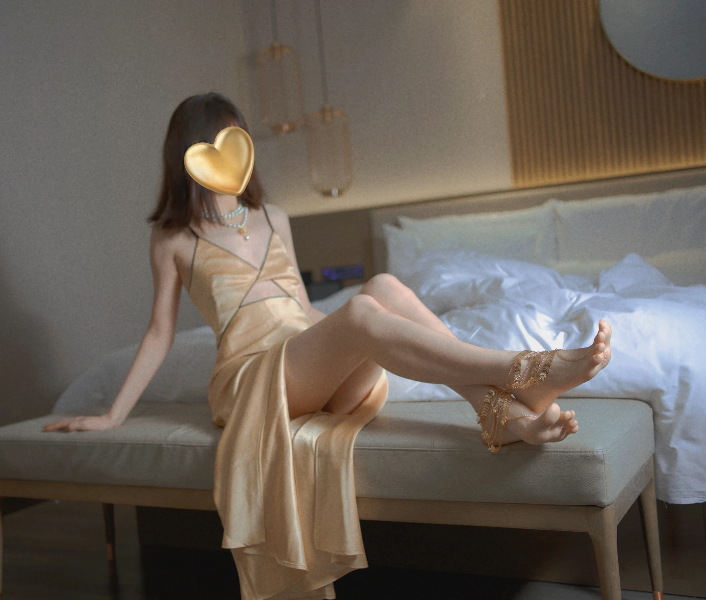 91tutu.cc@014 禅院熏 (熏仔) - 金色礼服 脚链-002.webp