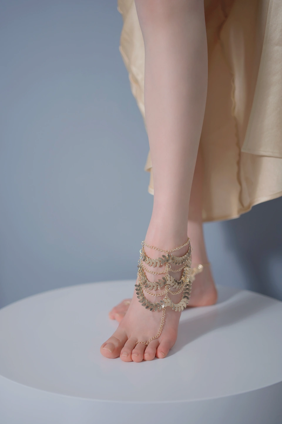 91tutu.cc@014 禅院熏 (熏仔) - 金色礼服 脚链-026.webp