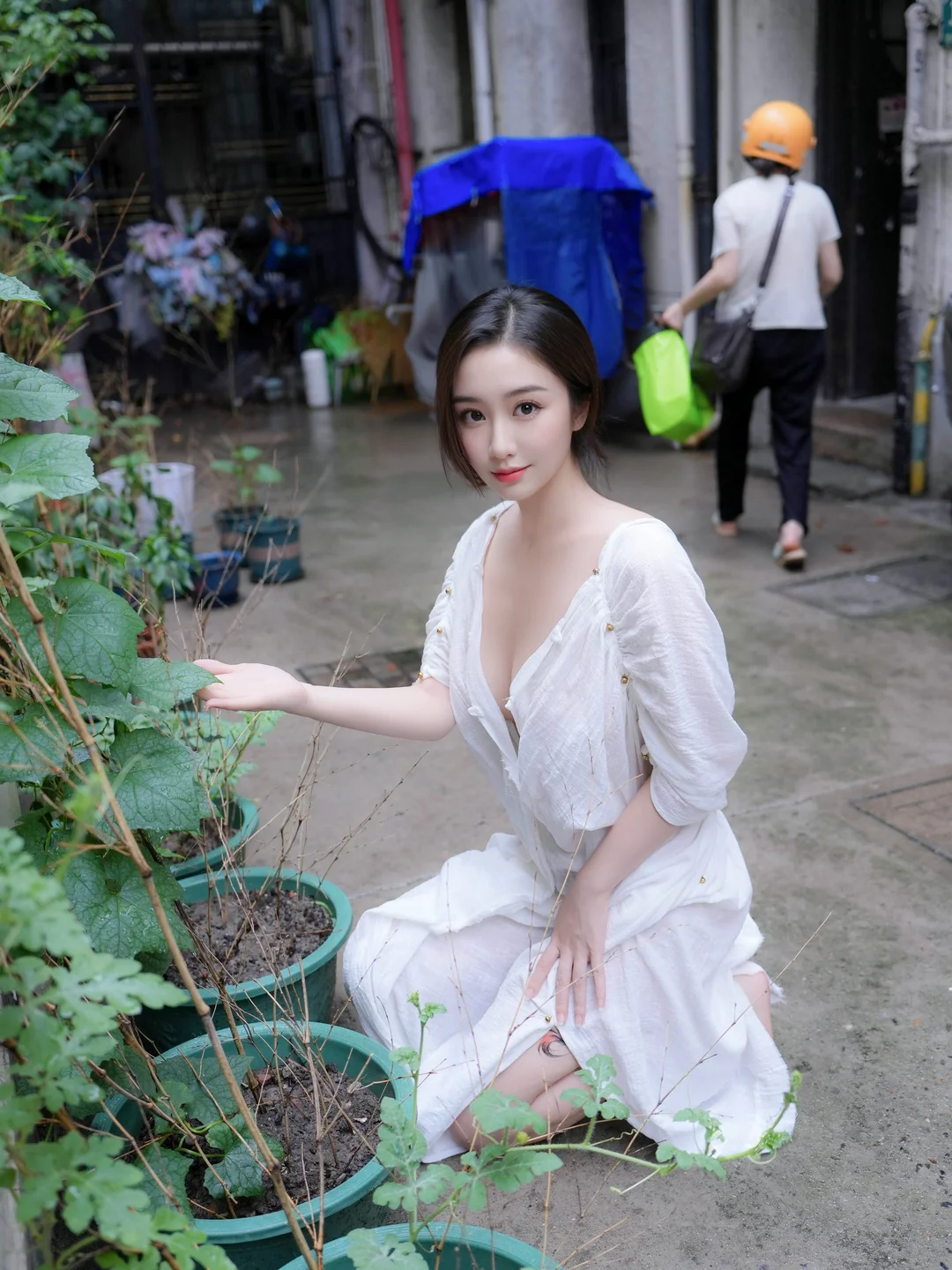 91tutu.cc@XR_Uncensored _楠芝_身着白色长裙的美女画家_XiuRen秀人网_10603_内购私拍_2025_07_31-014.webp