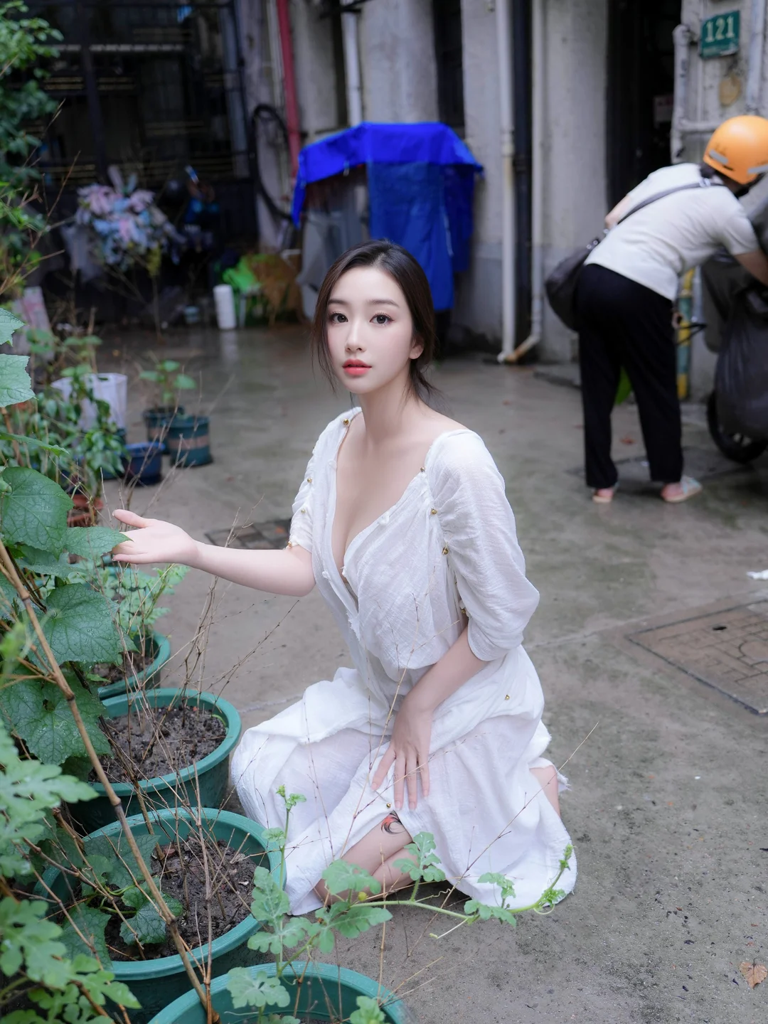 91tutu.cc@XR_Uncensored _楠芝_身着白色长裙的美女画家_XiuRen秀人网_10603_内购私拍_2025_07_31-015.webp