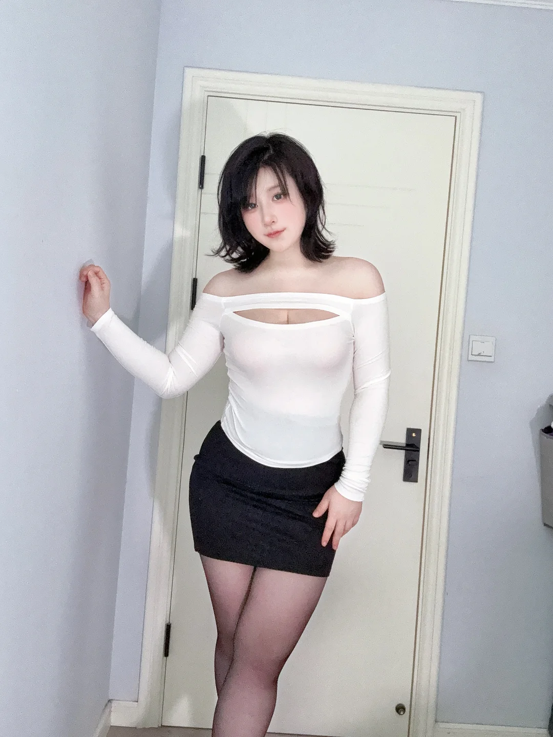 Zyra秋 - No.013 妈妈的裙子 [47P-216MB]